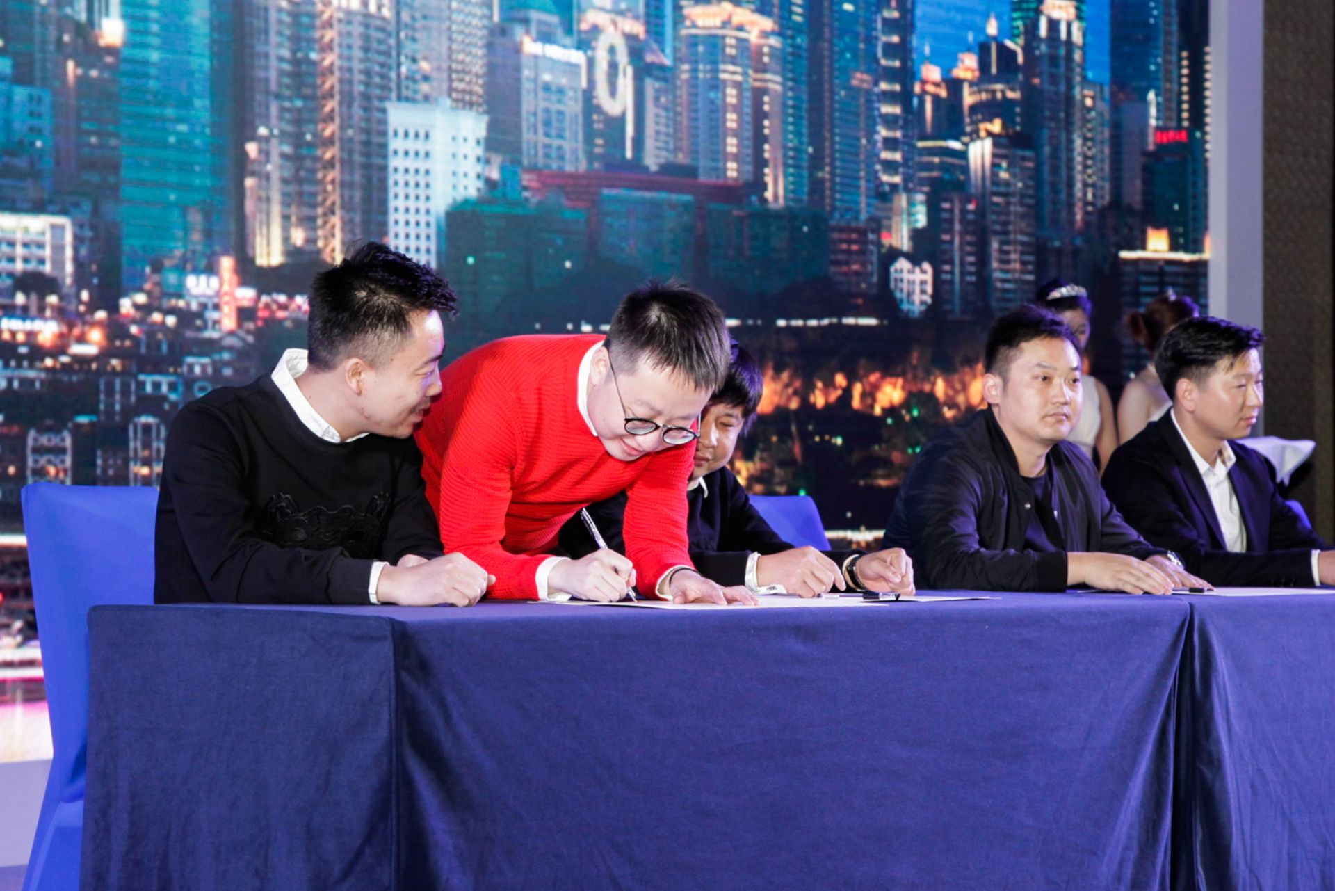 1481712368553300FD3T.jpg 1481712368553300FD3T.jpg